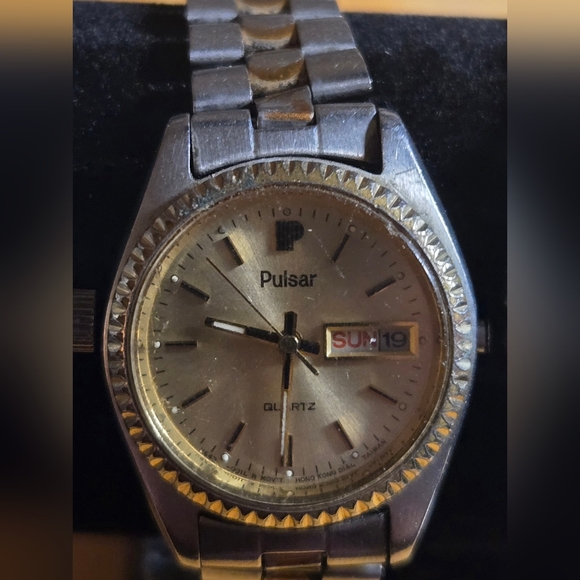 Watches for Women Lot Pulsar Wenger Fitbit UNTESTED AS IS - Picture 2 of 7